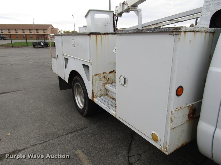 image for item DD3809 2001 Ford F450 Super Duty bucket truck