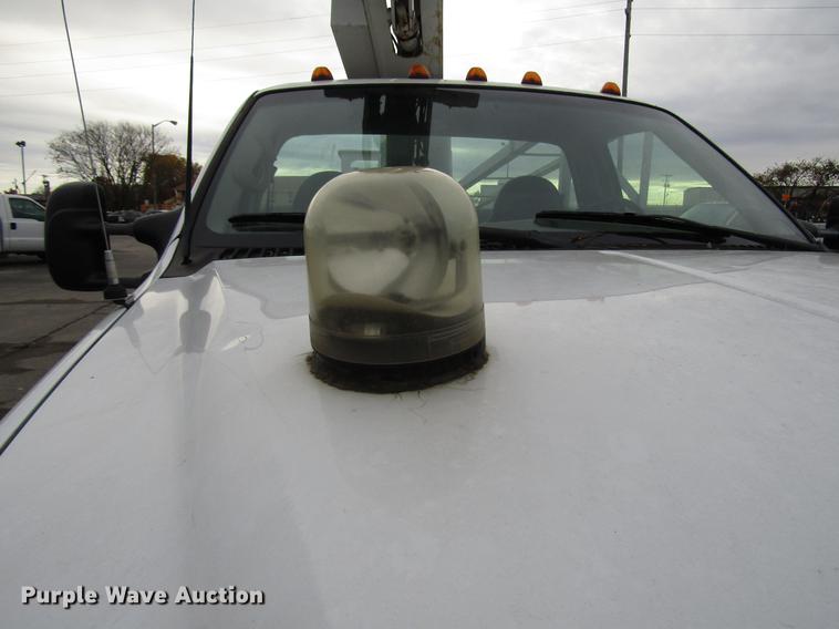 image for item DD3809 2001 Ford F450 Super Duty bucket truck