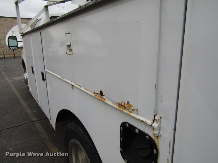 image for item DD3809 2001 Ford F450 Super Duty bucket truck