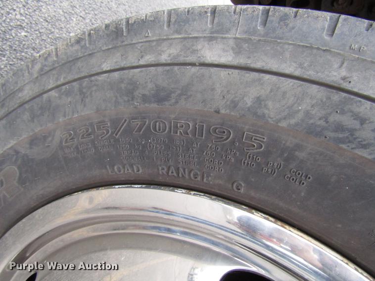 image for item DD3809 2001 Ford F450 Super Duty bucket truck