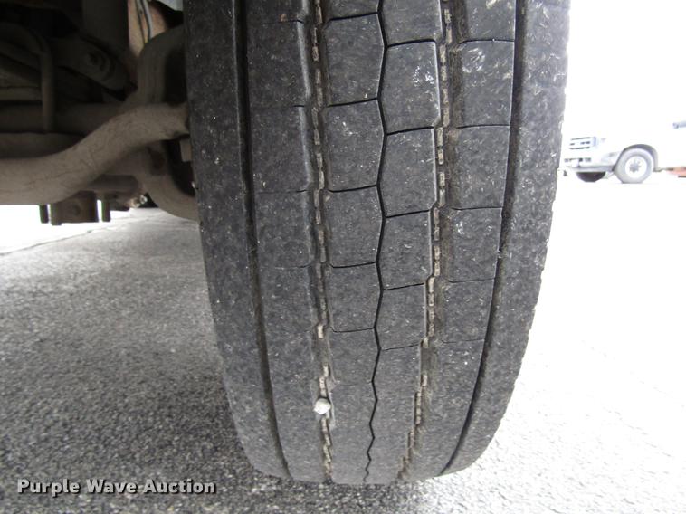 image for item DD3809 2001 Ford F450 Super Duty bucket truck