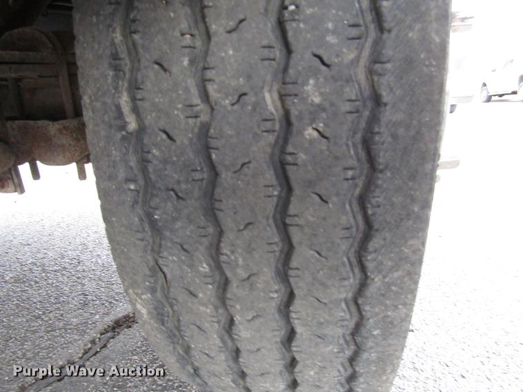 image for item DD3809 2001 Ford F450 Super Duty bucket truck