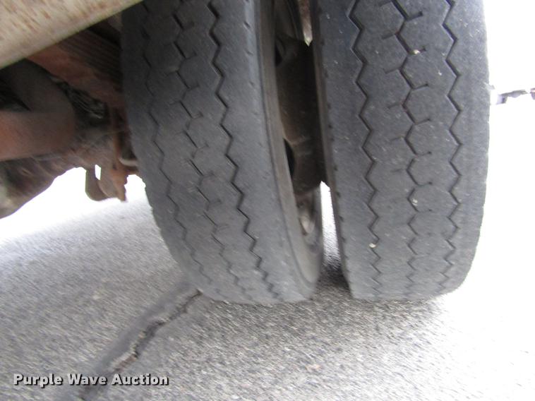 image for item DD3809 2001 Ford F450 Super Duty bucket truck