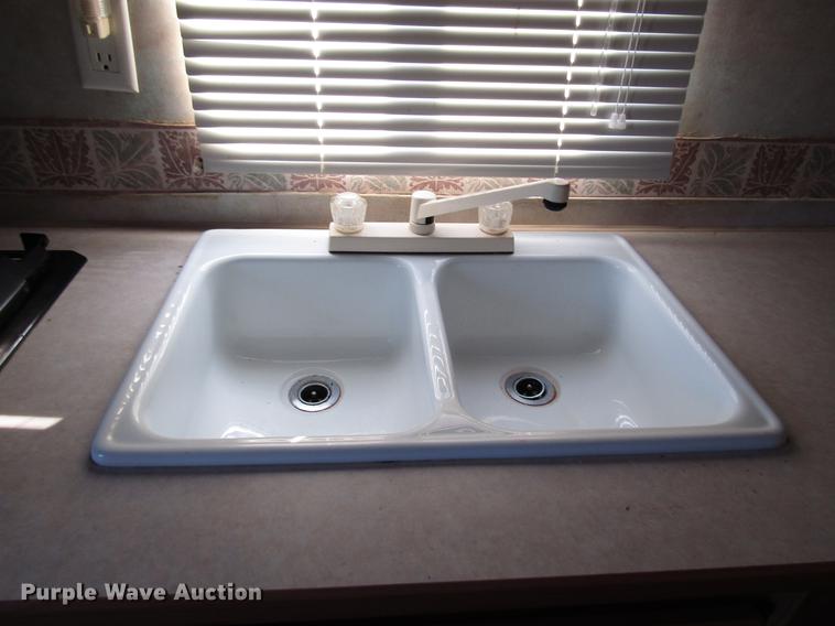 image for item DD3822 2004 Jayco 25RKS Jayflight camper