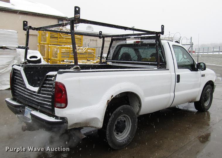 image for item DD3824 2002 Ford F250 Super Duty pickup truck
