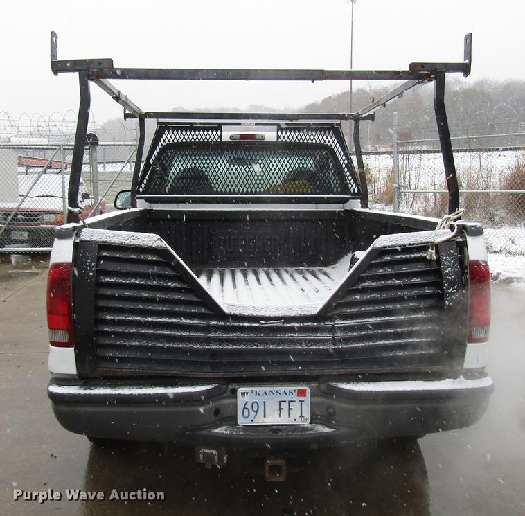 image for item DD3824 2002 Ford F250 Super Duty pickup truck