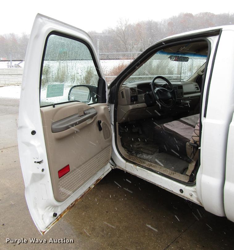 image for item DD3824 2002 Ford F250 Super Duty pickup truck