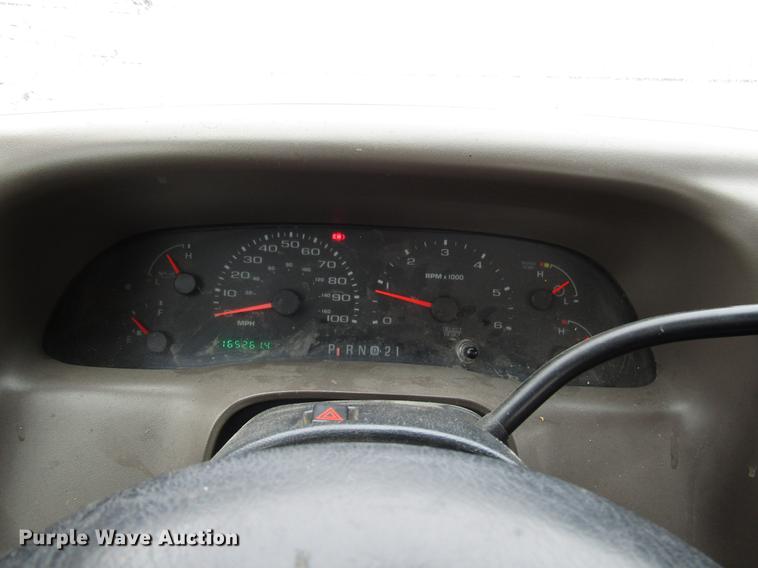 image for item DD3824 2002 Ford F250 Super Duty pickup truck