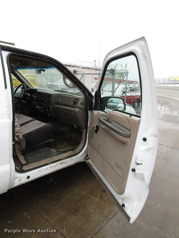 image for item DD3824 2002 Ford F250 Super Duty pickup truck