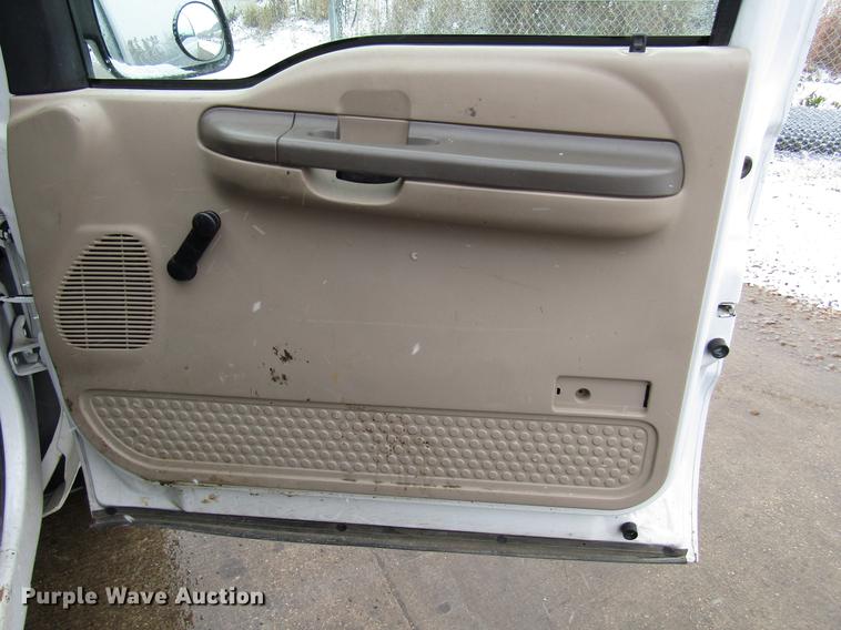 image for item DD3824 2002 Ford F250 Super Duty pickup truck