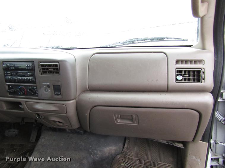 image for item DD3824 2002 Ford F250 Super Duty pickup truck