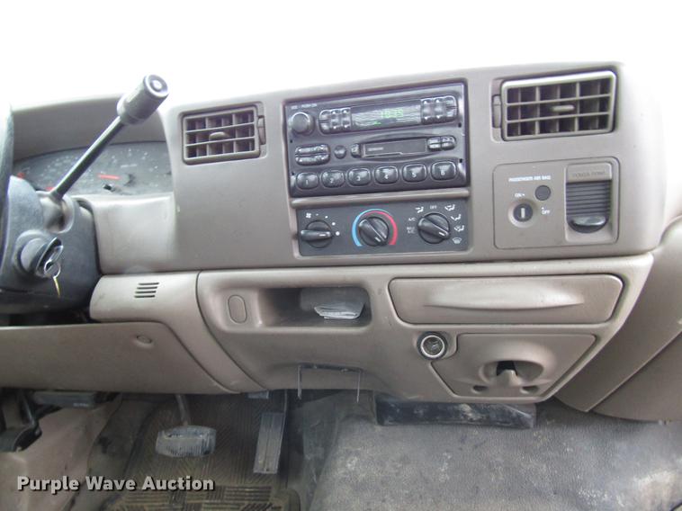 image for item DD3824 2002 Ford F250 Super Duty pickup truck