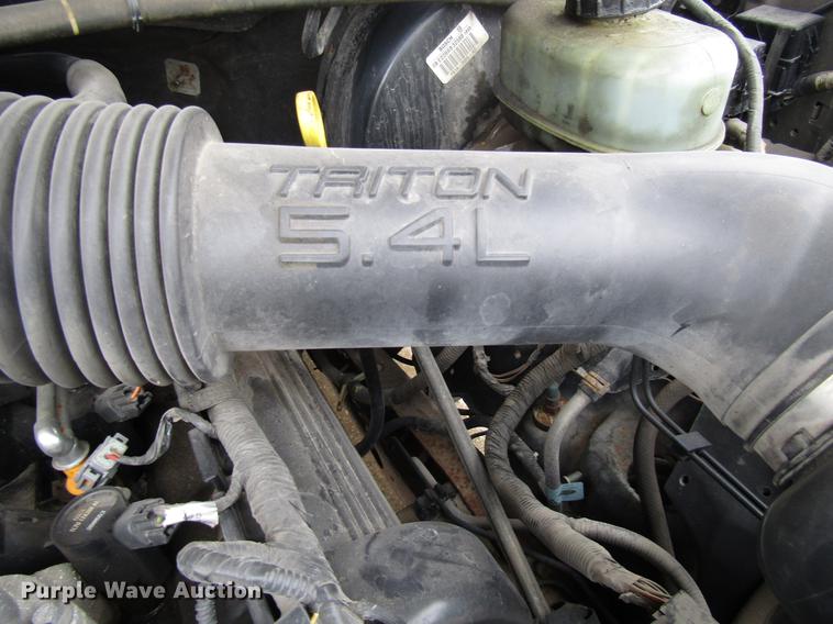 image for item DD3824 2002 Ford F250 Super Duty pickup truck