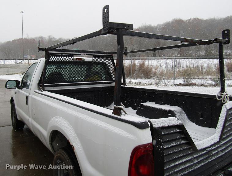 image for item DD3824 2002 Ford F250 Super Duty pickup truck