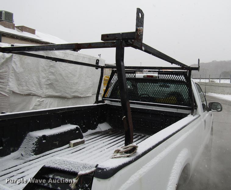 image for item DD3824 2002 Ford F250 Super Duty pickup truck