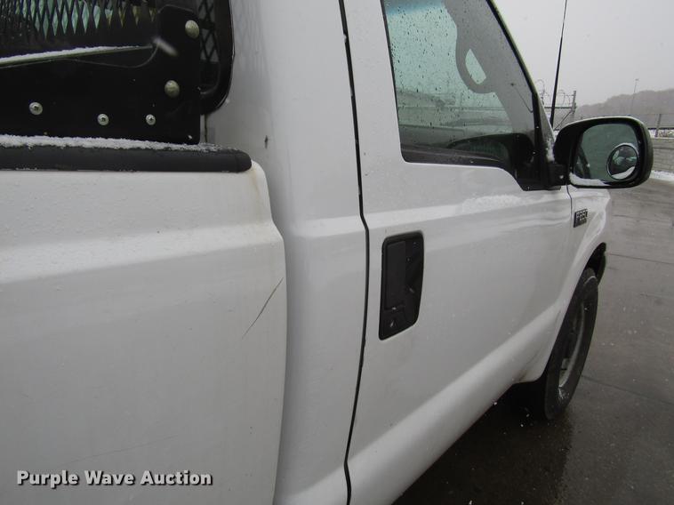 image for item DD3824 2002 Ford F250 Super Duty pickup truck