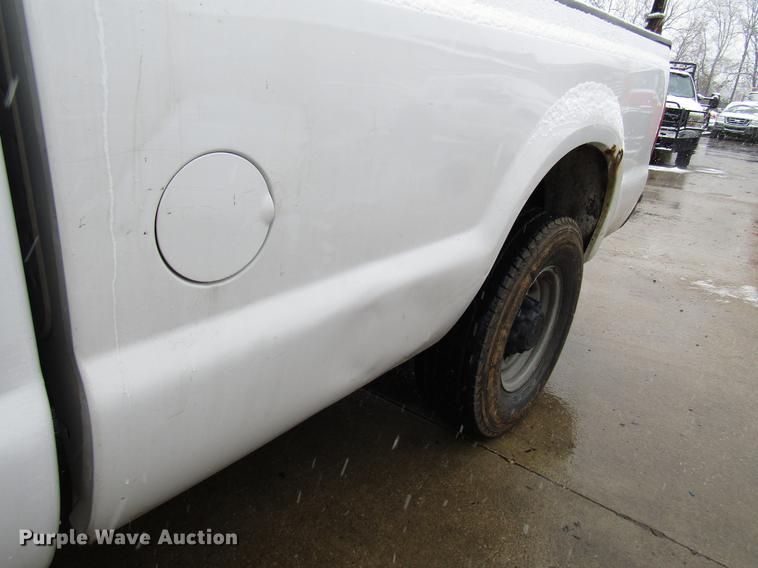 image for item DD3824 2002 Ford F250 Super Duty pickup truck