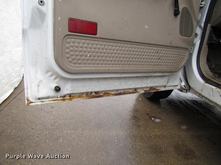 image for item DD3824 2002 Ford F250 Super Duty pickup truck