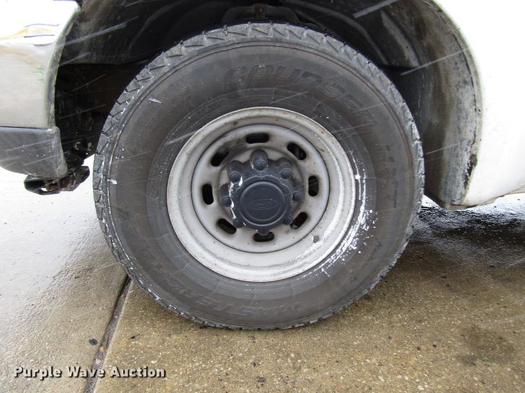 image for item DD3824 2002 Ford F250 Super Duty pickup truck