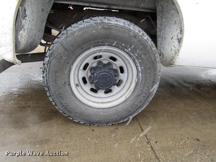 image for item DD3824 2002 Ford F250 Super Duty pickup truck