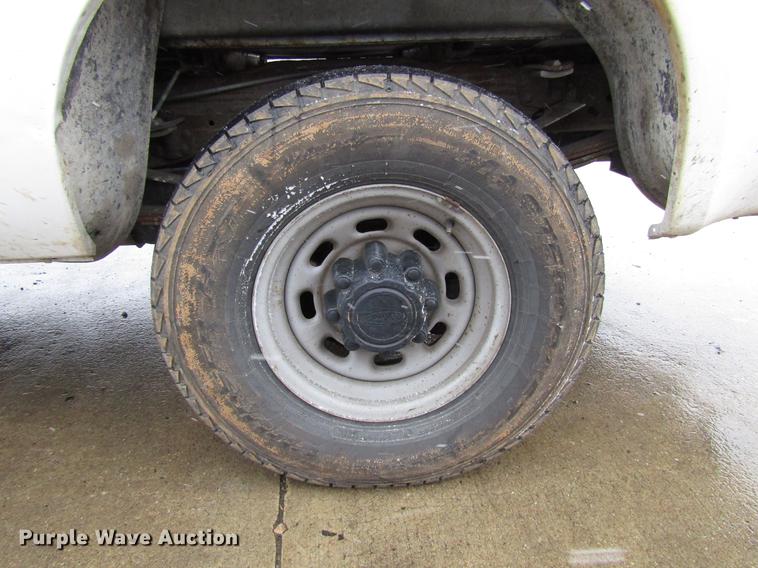 image for item DD3824 2002 Ford F250 Super Duty pickup truck