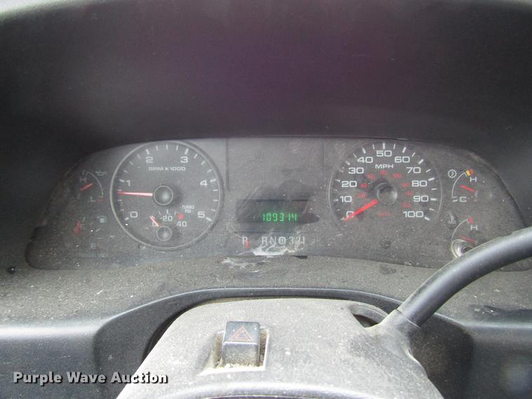 image for item DD3825 2007 Ford F350 Super Duty Crew Cab flatbed pickup truck