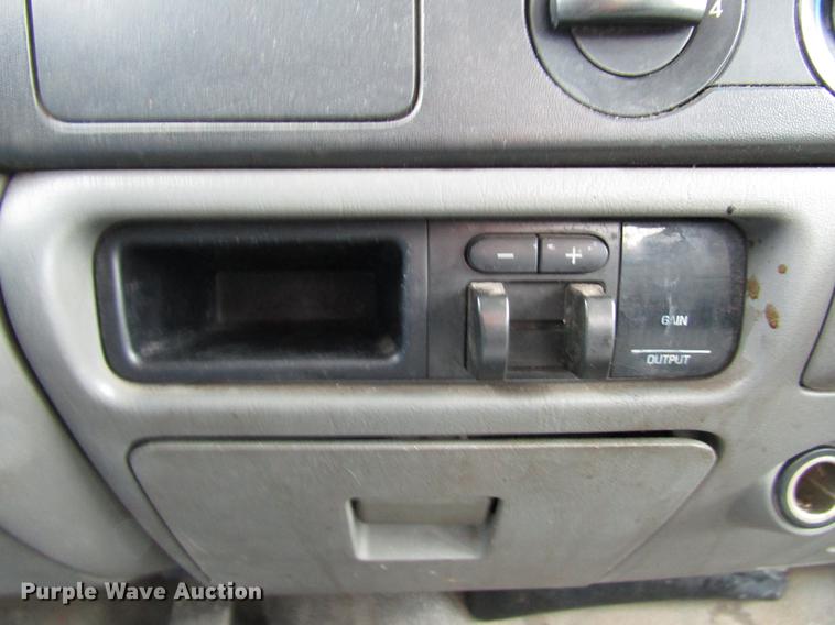 image for item DD3825 2007 Ford F350 Super Duty Crew Cab flatbed pickup truck