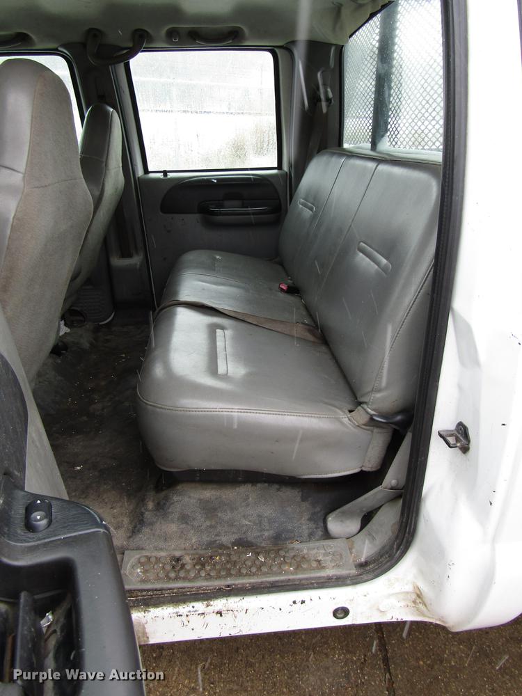 image for item DD3825 2007 Ford F350 Super Duty Crew Cab flatbed pickup truck