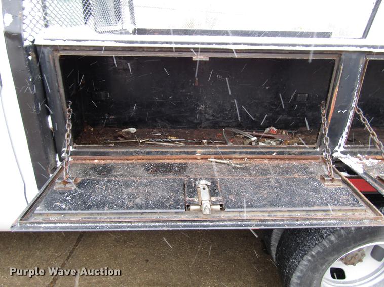 image for item DD3825 2007 Ford F350 Super Duty Crew Cab flatbed pickup truck