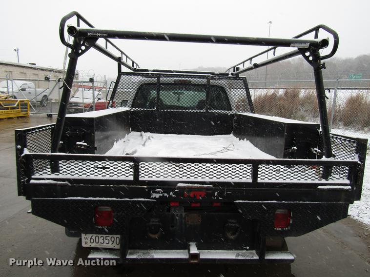 image for item DD3825 2007 Ford F350 Super Duty Crew Cab flatbed pickup truck