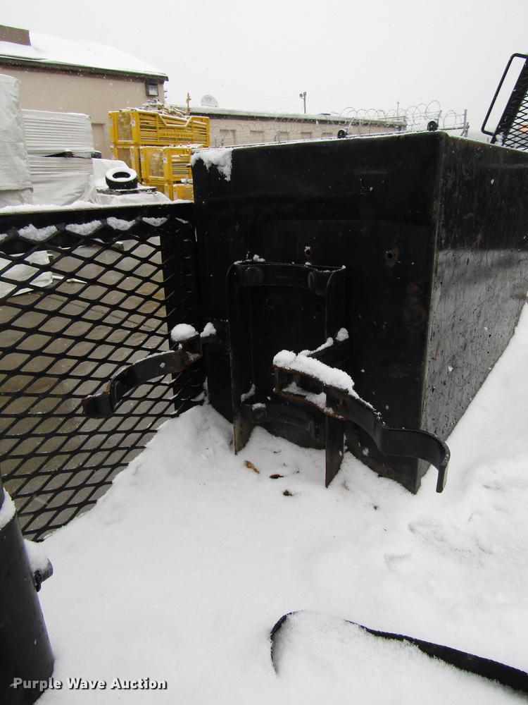 image for item DD3825 2007 Ford F350 Super Duty Crew Cab flatbed pickup truck