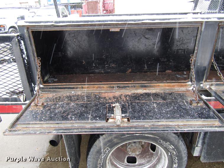 image for item DD3825 2007 Ford F350 Super Duty Crew Cab flatbed pickup truck