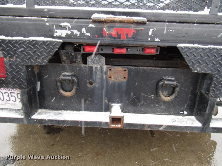 image for item DD3825 2007 Ford F350 Super Duty Crew Cab flatbed pickup truck
