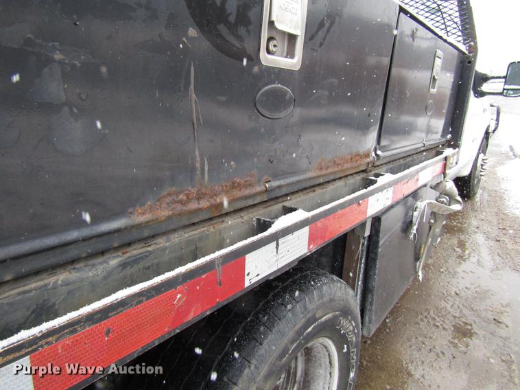 image for item DD3825 2007 Ford F350 Super Duty Crew Cab flatbed pickup truck