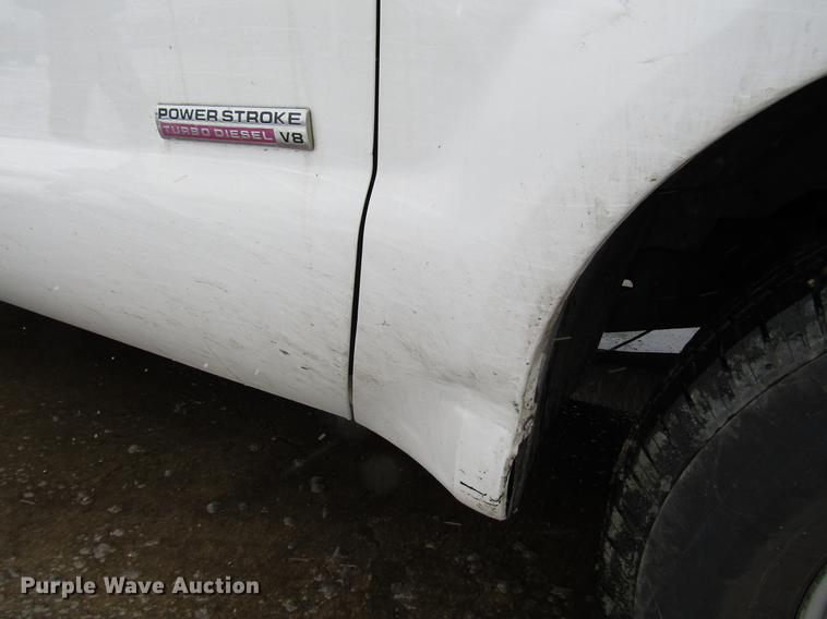 image for item DD3825 2007 Ford F350 Super Duty Crew Cab flatbed pickup truck