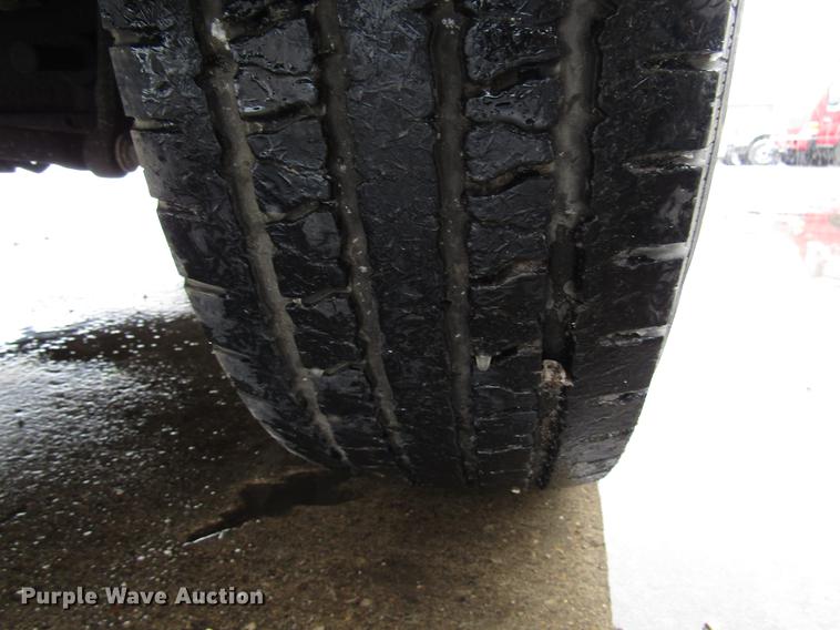 image for item DD3825 2007 Ford F350 Super Duty Crew Cab flatbed pickup truck