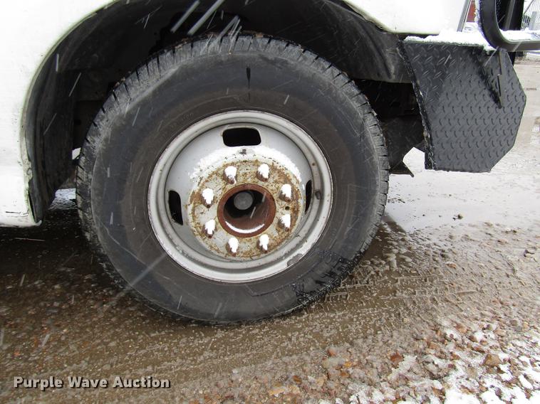 image for item DD3825 2007 Ford F350 Super Duty Crew Cab flatbed pickup truck