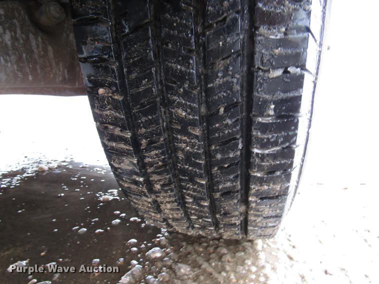 image for item DD3825 2007 Ford F350 Super Duty Crew Cab flatbed pickup truck