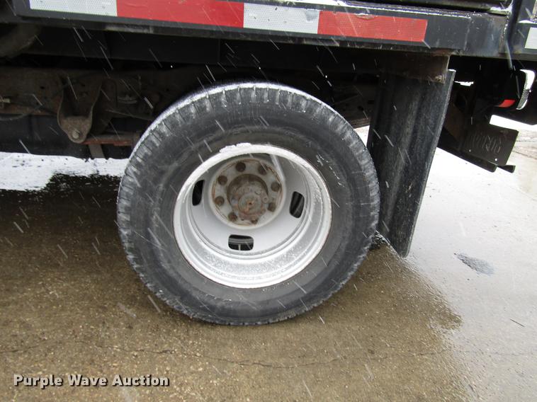 image for item DD3825 2007 Ford F350 Super Duty Crew Cab flatbed pickup truck