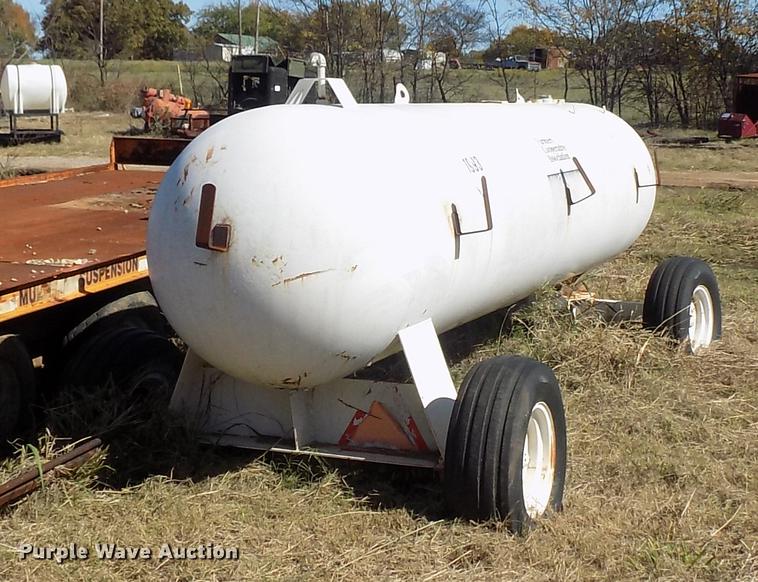 image for item DD5358 Farmers Co-Op anhydrous ammonia tank