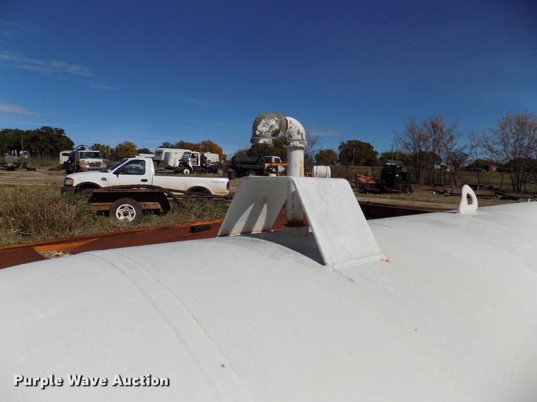 image for item DD5358 Farmers Co-Op anhydrous ammonia tank