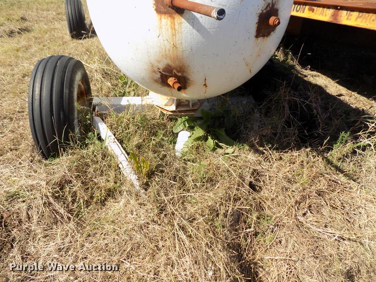 image for item DD5358 Farmers Co-Op anhydrous ammonia tank