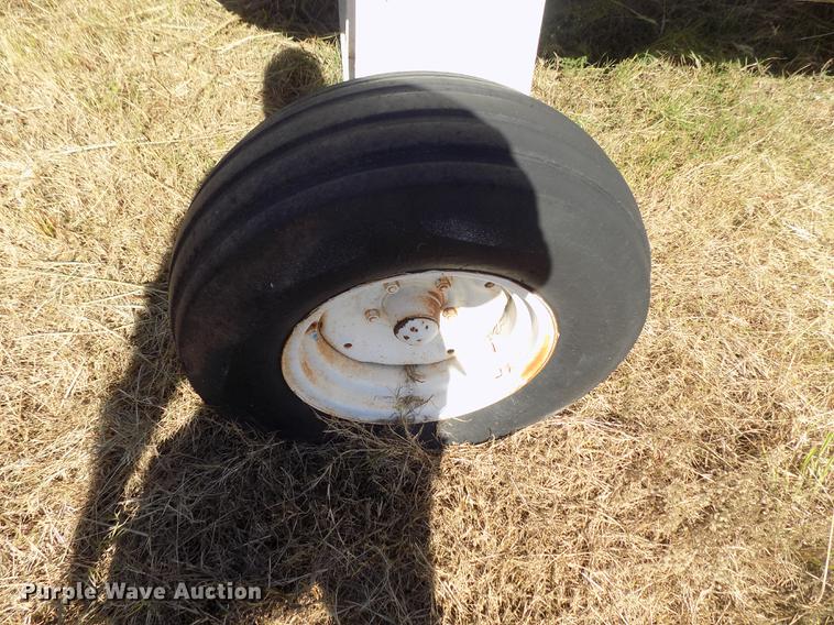 image for item DD5358 Farmers Co-Op anhydrous ammonia tank