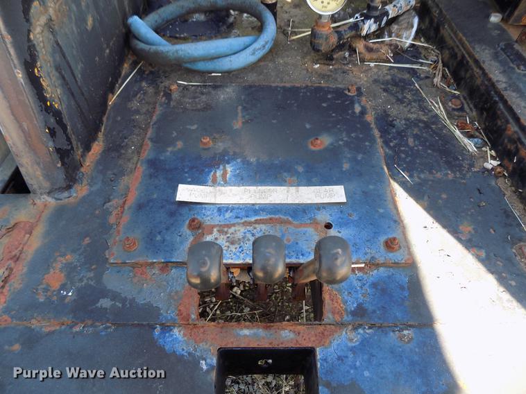 image for item DD5365 1982 International 1954 flatbed truck