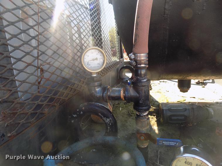 image for item DD5365 1982 International 1954 flatbed truck