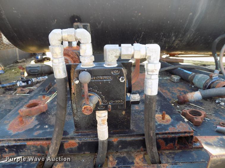 image for item DD5365 1982 International 1954 flatbed truck