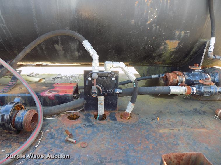 image for item DD5365 1982 International 1954 flatbed truck