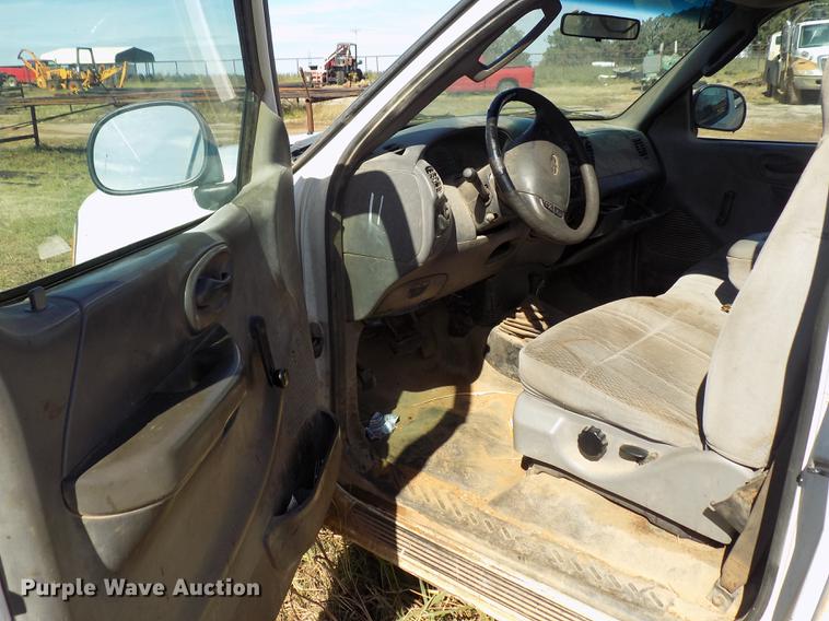 image for item DD5377 2002 Ford F150 pickup truck