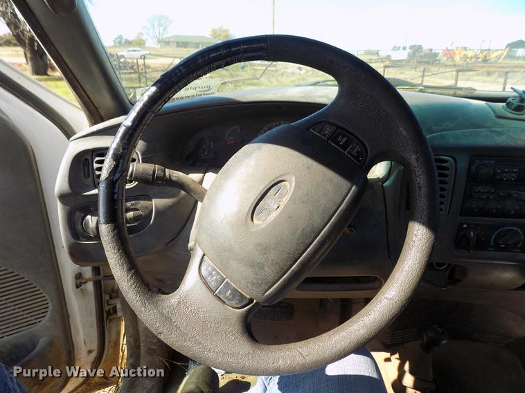 image for item DD5377 2002 Ford F150 pickup truck