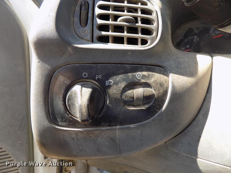 image for item DD5377 2002 Ford F150 pickup truck